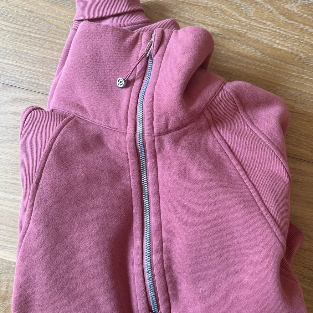 Lululemon scuba funnel neck